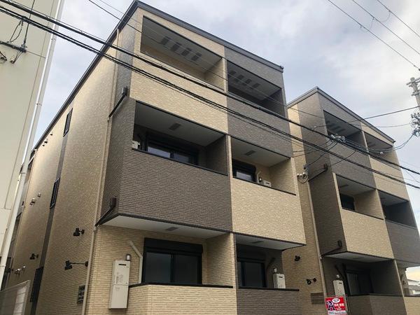 建物外観　建築中
