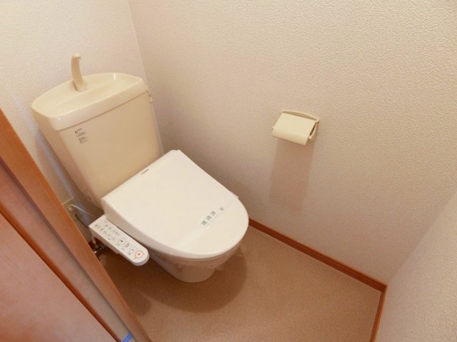トイレ　落ち着いたトイレです