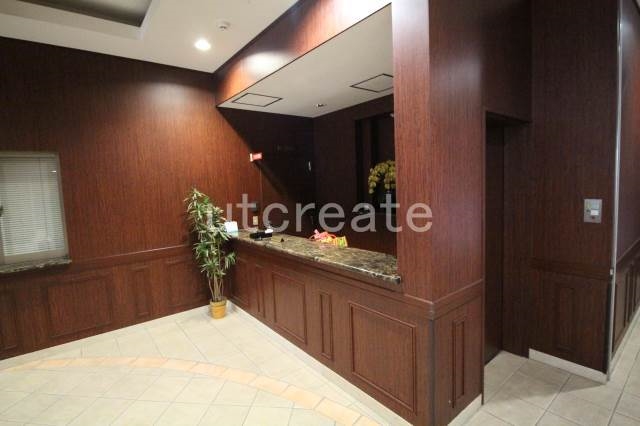 建物外観　賃貸では数少ないコンシェルジュサービスもございます。