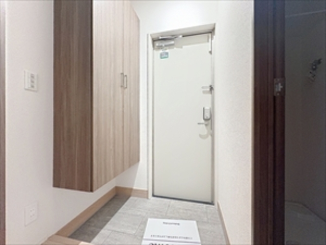 D-ROOM原町駅南の玄関写真