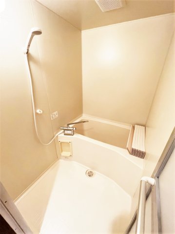 バス・シャワールーム　同物件、類似間取りのイメージ写真です