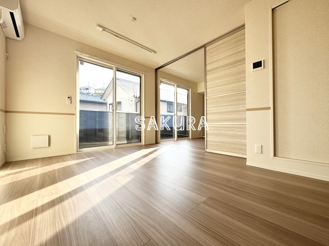 居室・リビング　開放感のあるゆったりとしたお部屋です♪