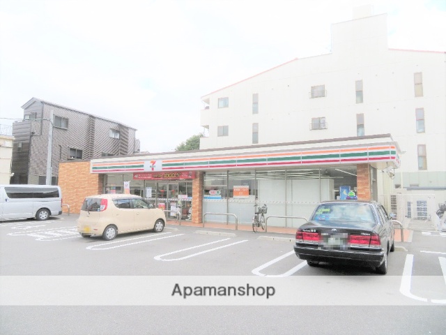 コンビニ　セブンイレブン（コンビニ）まで158m