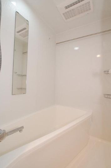 バス・シャワールーム　★ゆったりとできる広さの浴槽★