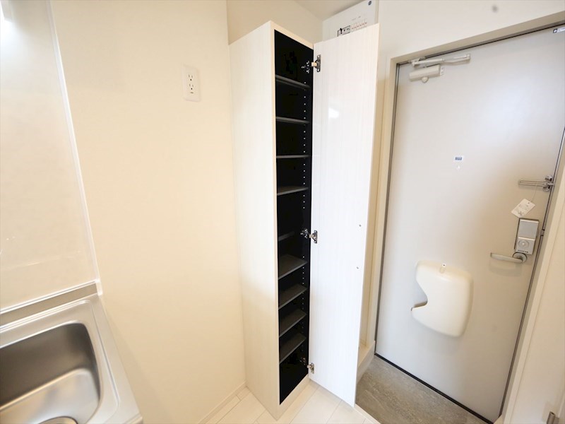 玄関　玄関　シューズボックス付（収納充実してます）　同仕様写真