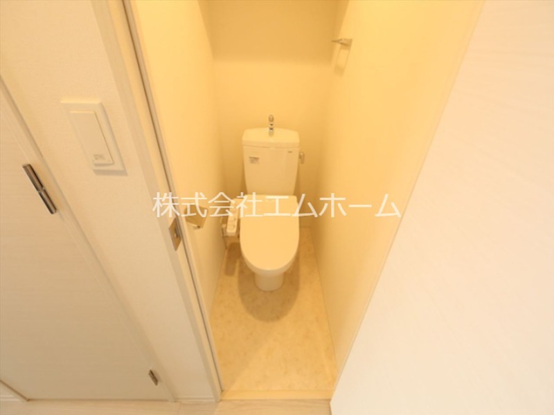 トイレ　温水洗浄暖房便座付トイレ