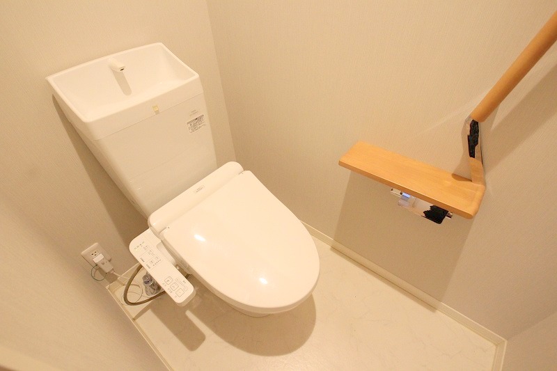 トイレ　※別部屋の参考写真です。