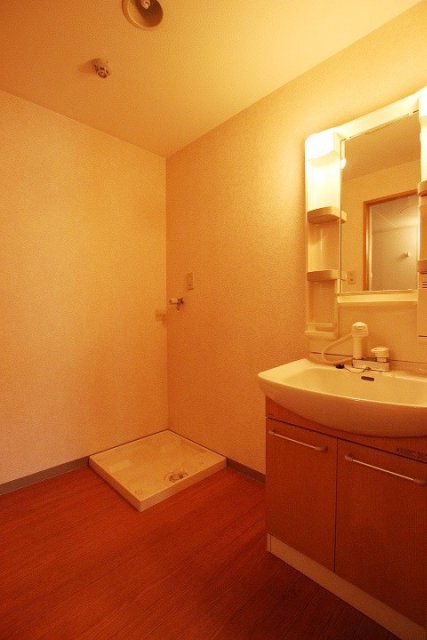 洗面設備　同物件別号室の写真です。