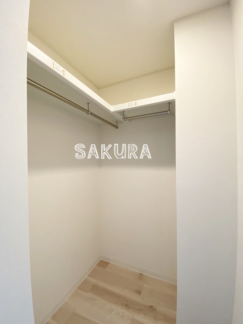 収納　洋服や荷物が多くても安心なウォークインクローゼットです♪