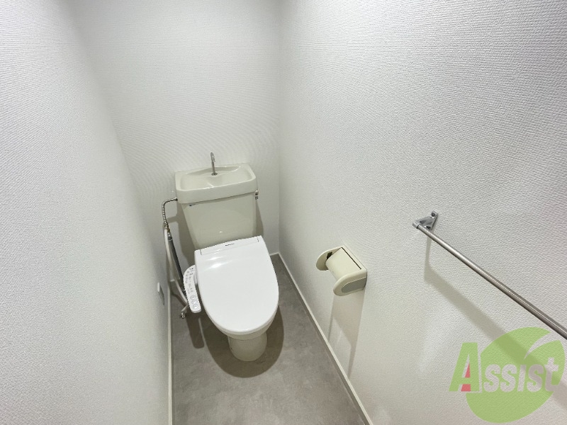 トイレ　トイレはウォシュレット機能付きです。安心して使用できますね。