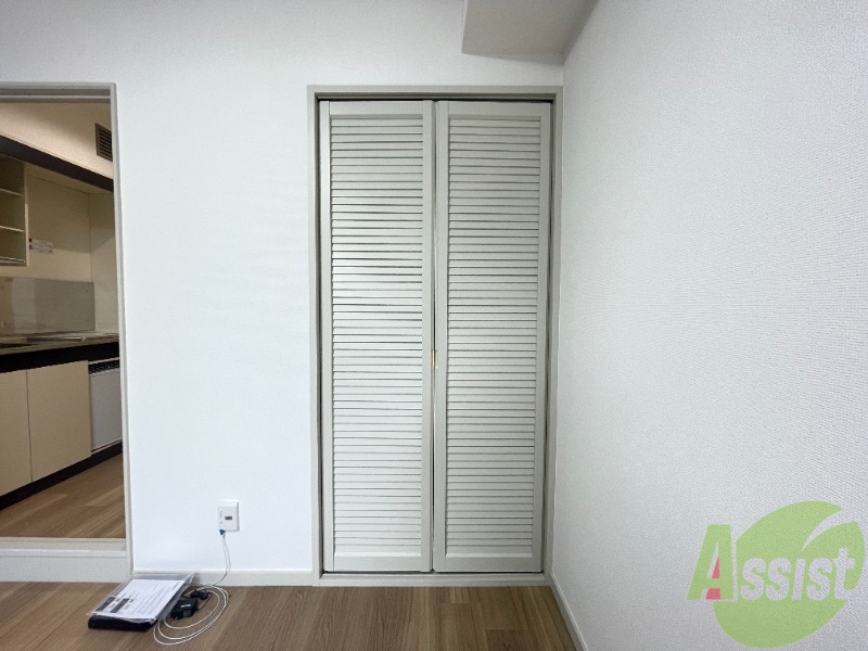 収納　収納はこちらのクローゼットをお使いください。