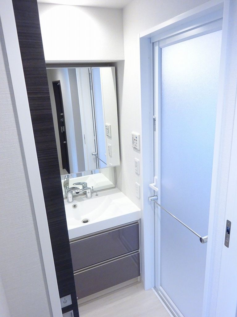 洗面設備　収納