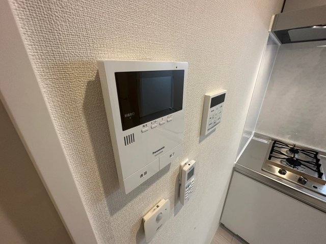 セキュリティ　TVモニターホンで来客が誰か確認してから開けて下さいね