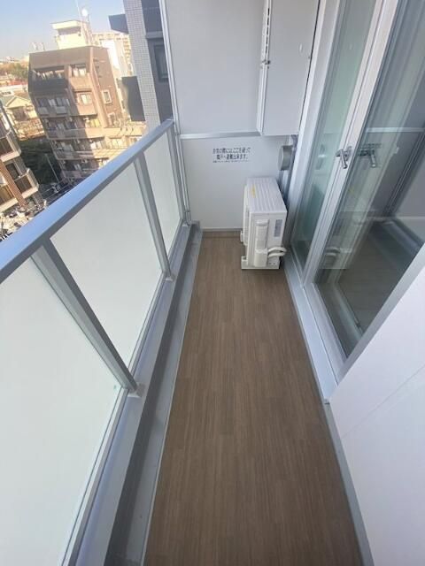 バルコニー　バルコニーがあるので洗濯物を太陽の下で干すことができます♪