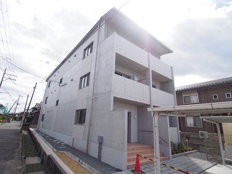 建物外観　建築中