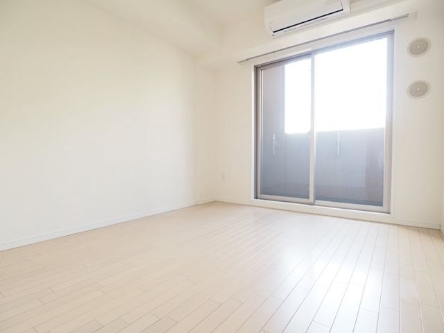 居室・リビング　ゆったり過ごせる居間です