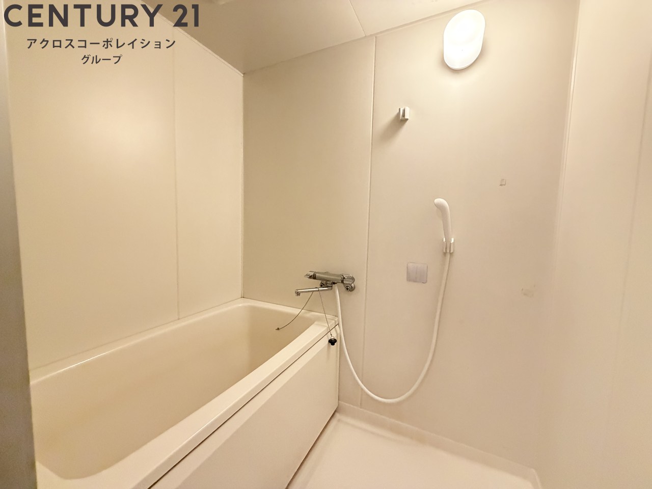 バス・シャワールーム　追い焚き機能付きで便利♪