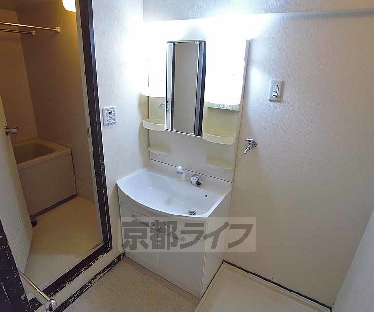 洗面設備　洗面台です