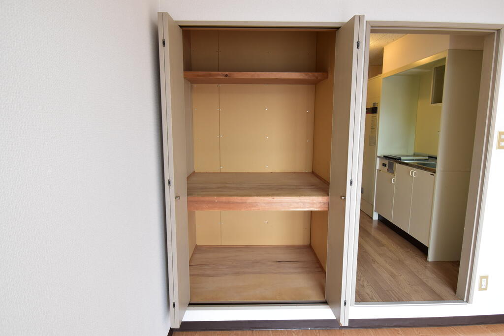 収納　クローゼット付きで収納も困りません！
