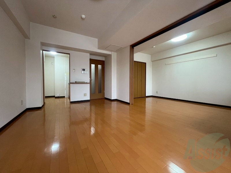 居室・リビング　広くてきれいなリビングです！快適に過ごせそうですね。