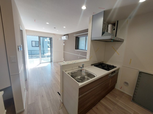 キッチン　★ガス3口グリル付きのシステムキッチン★