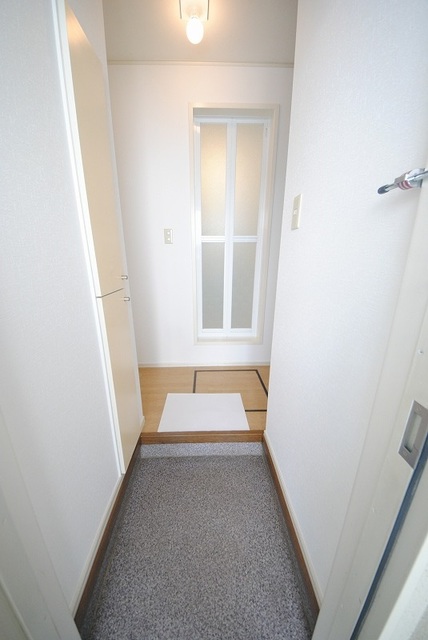 玄関　写真はＡ１号室