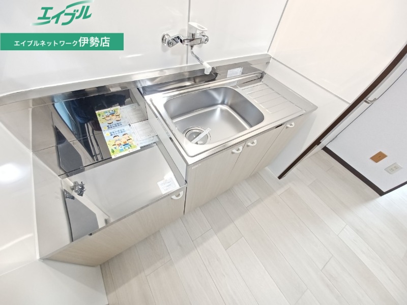 キッチン　同物件別部屋写真