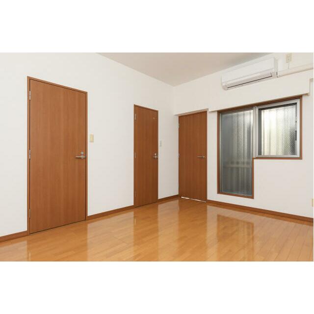 居室・リビング　明るい洋室！