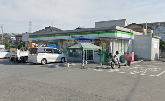 コンビニ　ファミリーマート越谷宮本町店（コンビニ）まで687m