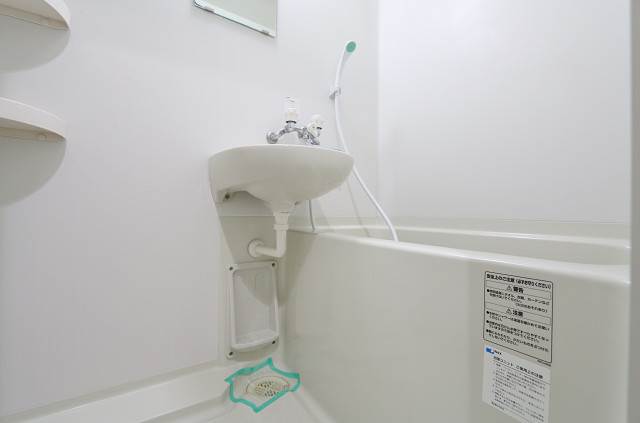 洗面設備　顔を洗いましょう