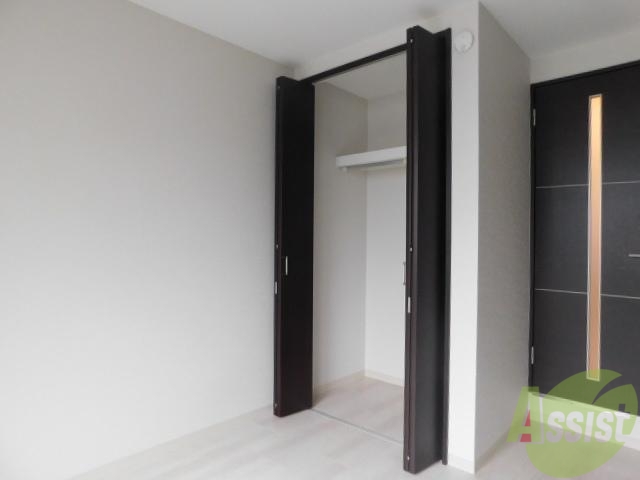 収納　居室には大きな収納もあります