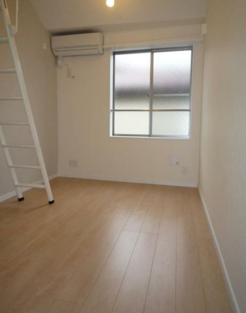 居室・リビング　室内