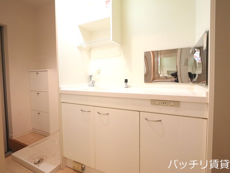 キッチン　別号室タイプの為、現状を優先致します。