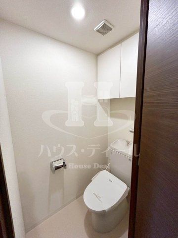 トイレ　別号室参考写真です