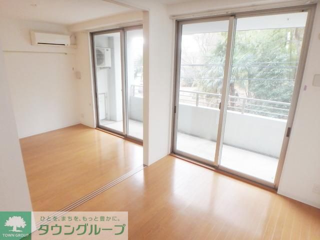 居室・リビング　同物件別部屋写真