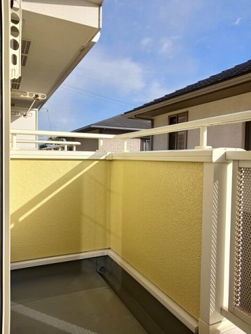 バルコニー　お洗濯にも便利なバルコニー付き