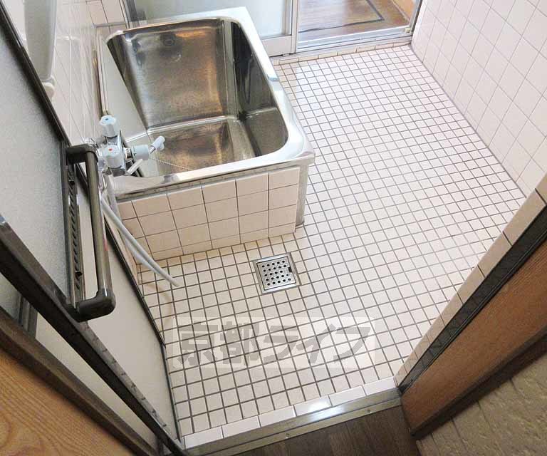 バス・シャワールーム　リラックスできるバスルームです・