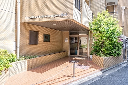 エントランス　エントランス外観　※前回募集時2023年5月撮影