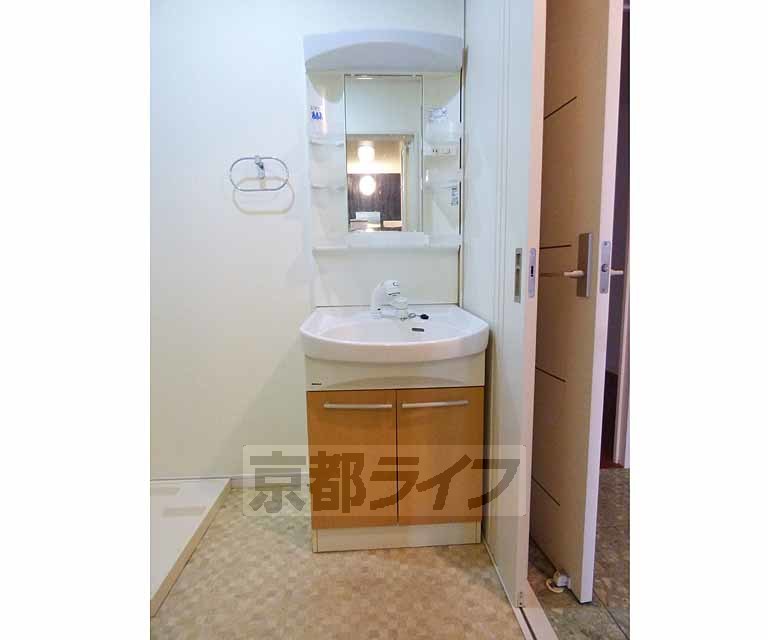 洗面設備　キレイな洗面所です