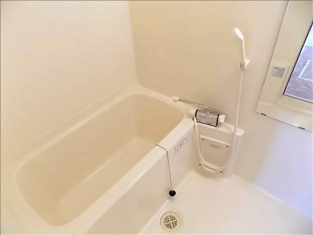 バス・シャワールーム　清潔感のある浴室