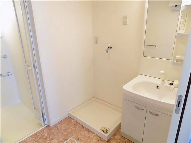 洗面設備　脱衣スペースもしっかりあります