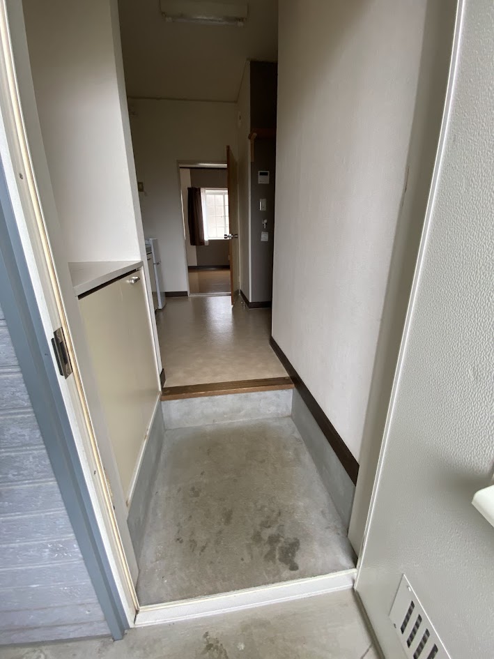 玄関　現在入居中のため、イメージ写真になります。