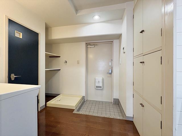 玄関　松山市山越　エンブレム山越　玄関