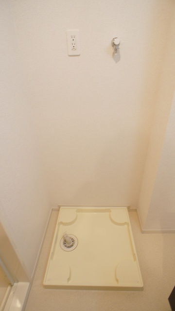 その他　洗濯機置場には防水パンを設置！水漏れも安心です◎