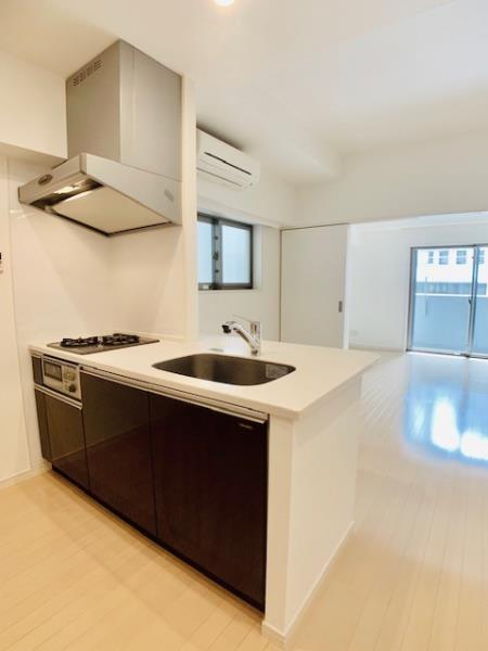 キッチン　コンパクトなキッチンで掃除もラクラク