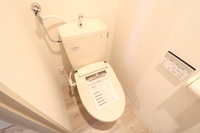 トイレ　人気設備♪シャワートイレ♪