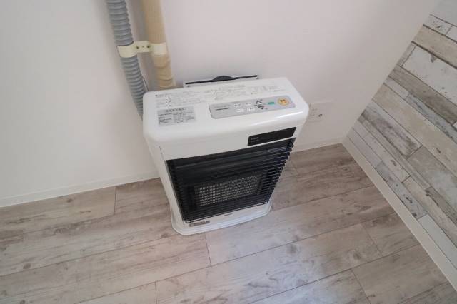 その他設備　灯油暖房♪経済的♪