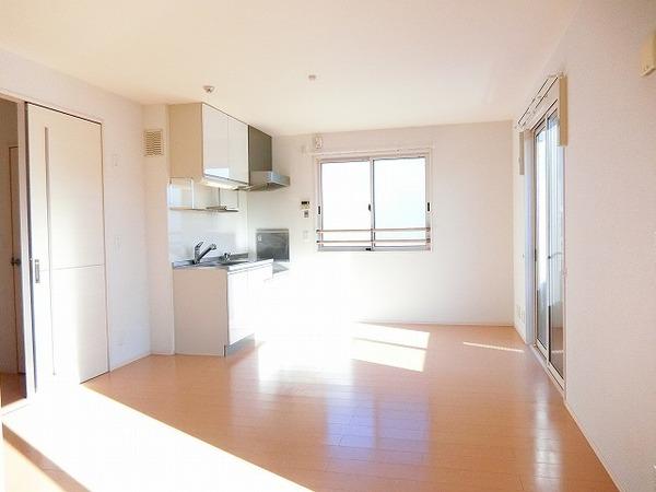 居室・リビング　広々としたリビング！