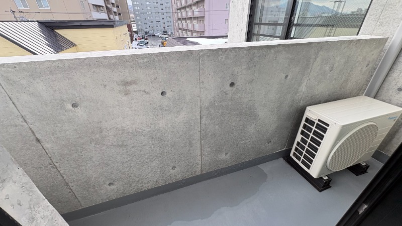 バルコニー　バルコニー