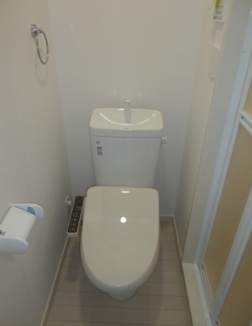 トイレ　温水洗浄便座